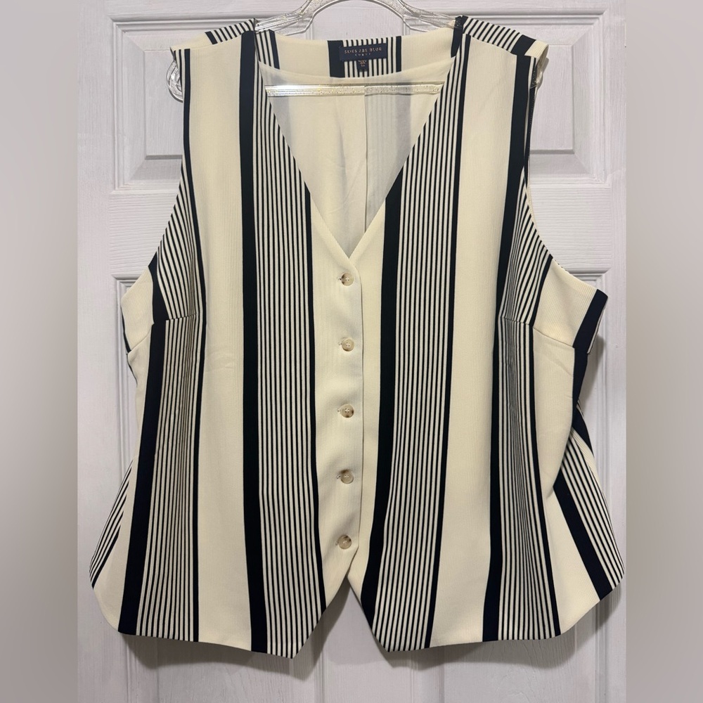 Skies Are Blue Curvy Striped Sleeveless Knit Vest Top 3X Ivory/Black